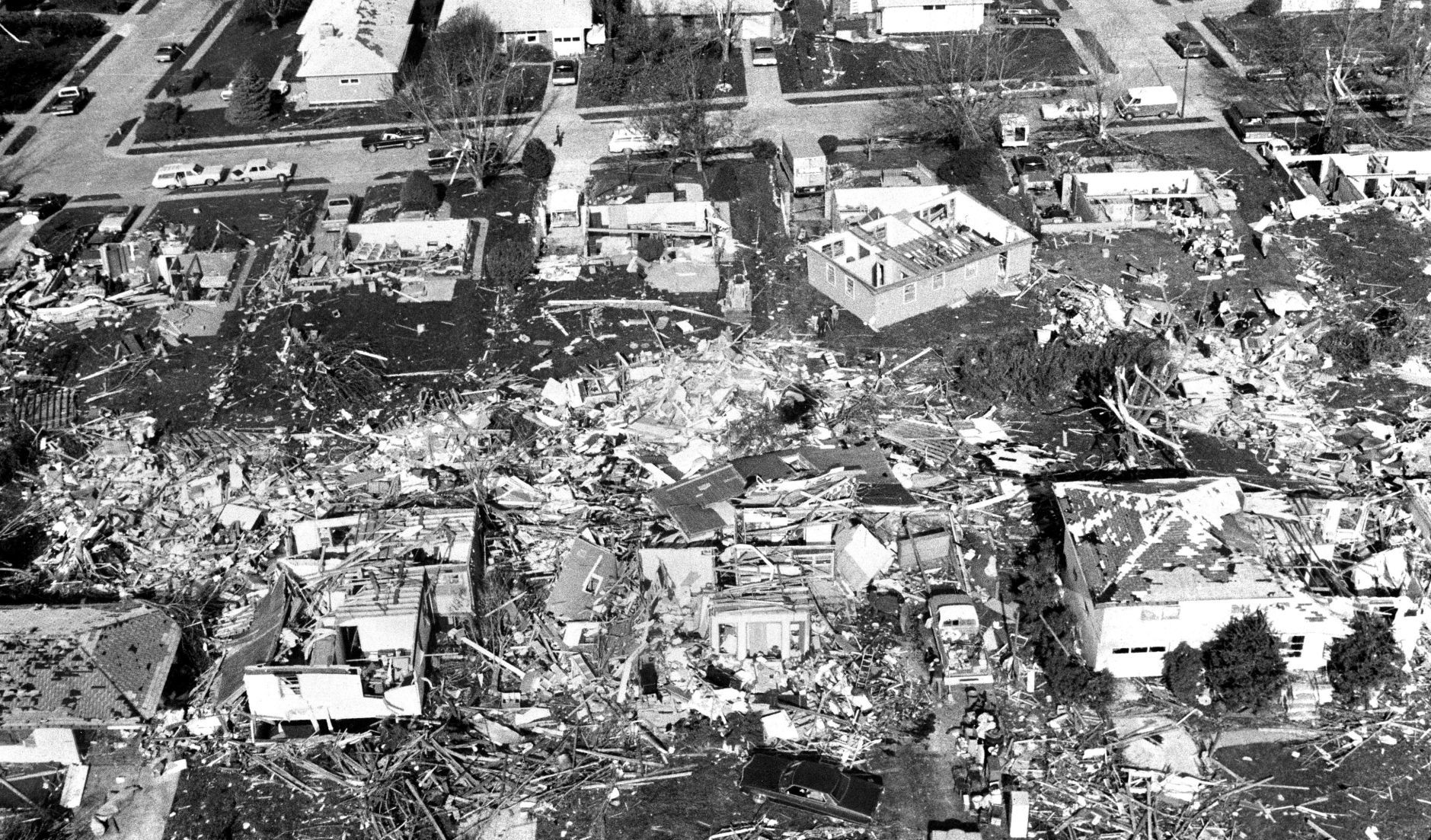 1975Tornado005